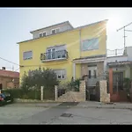 Polias Small Studio