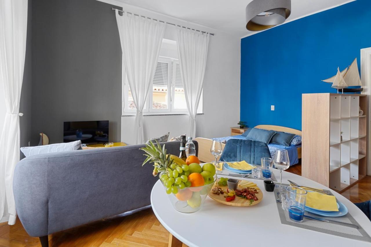 Polias Small Apartman *